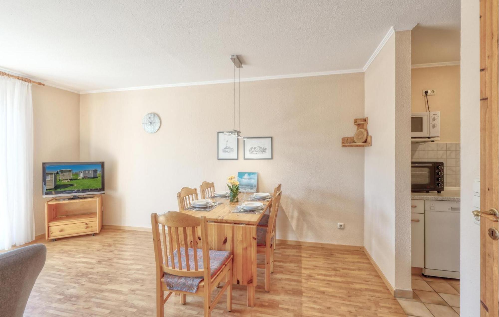 Nice Home In Toenning With Kitchen Zewnętrze zdjęcie